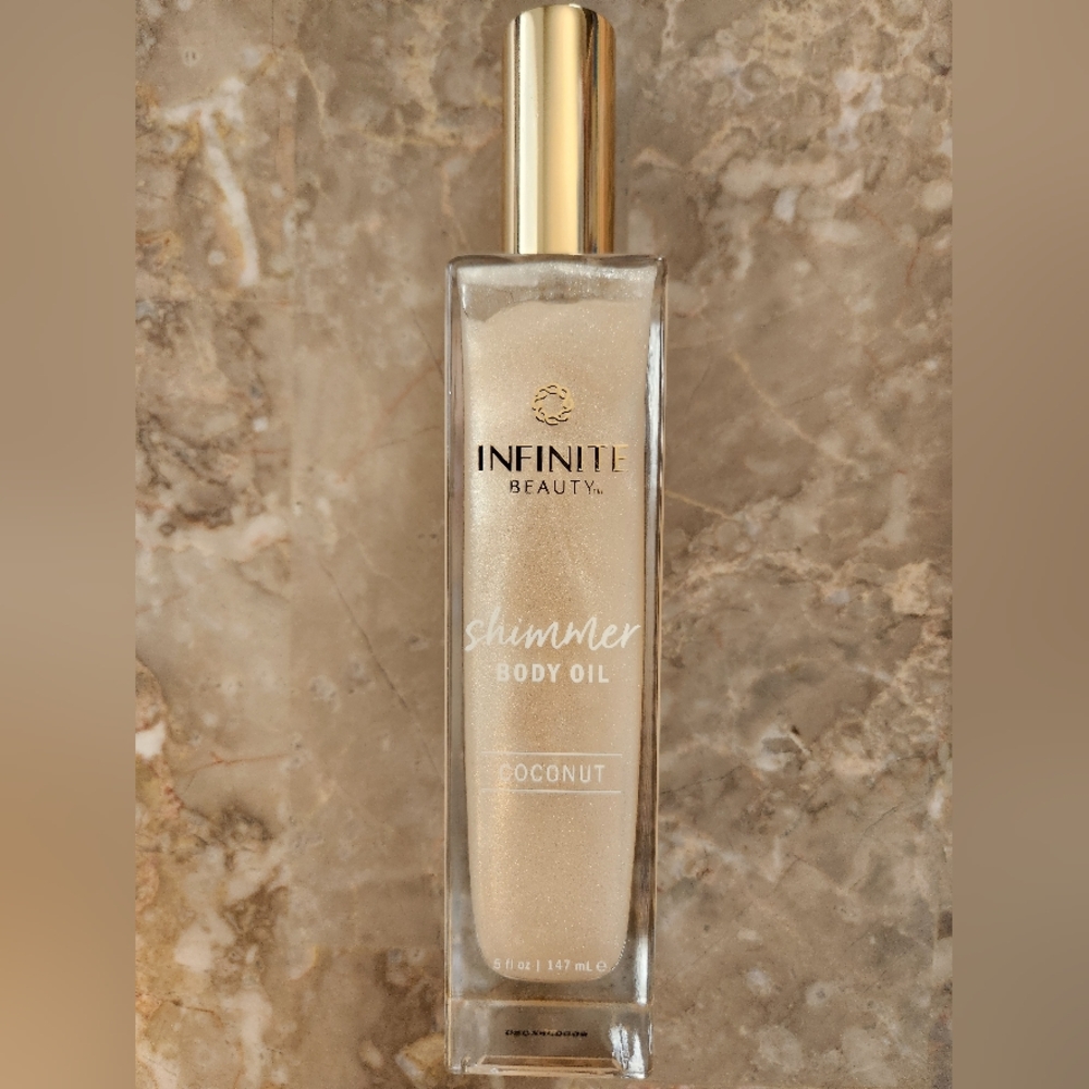 INFINITE BEAUTY Shimmer Body Oil Coconut Scented - Picture 2 of 3
